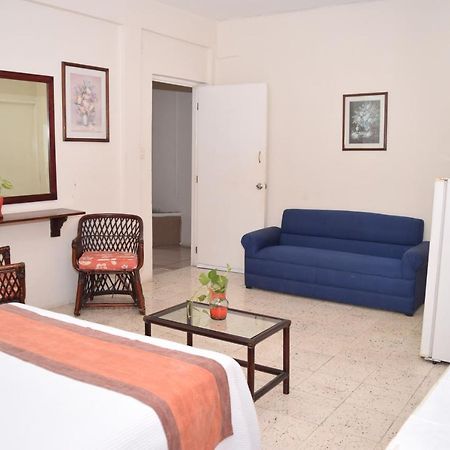 Hotel Suites Le Monde Cancún Esterno foto