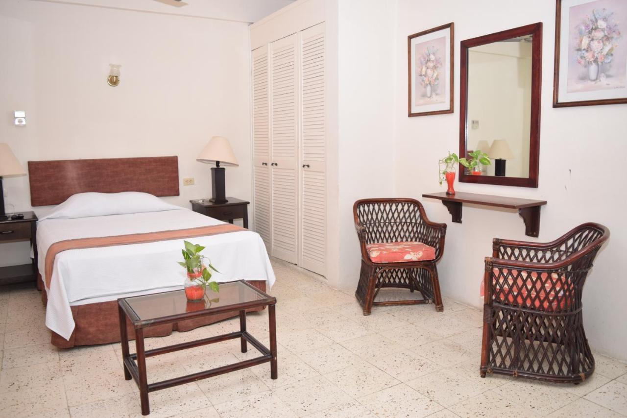 Hotel Suites Le Monde Cancún Esterno foto