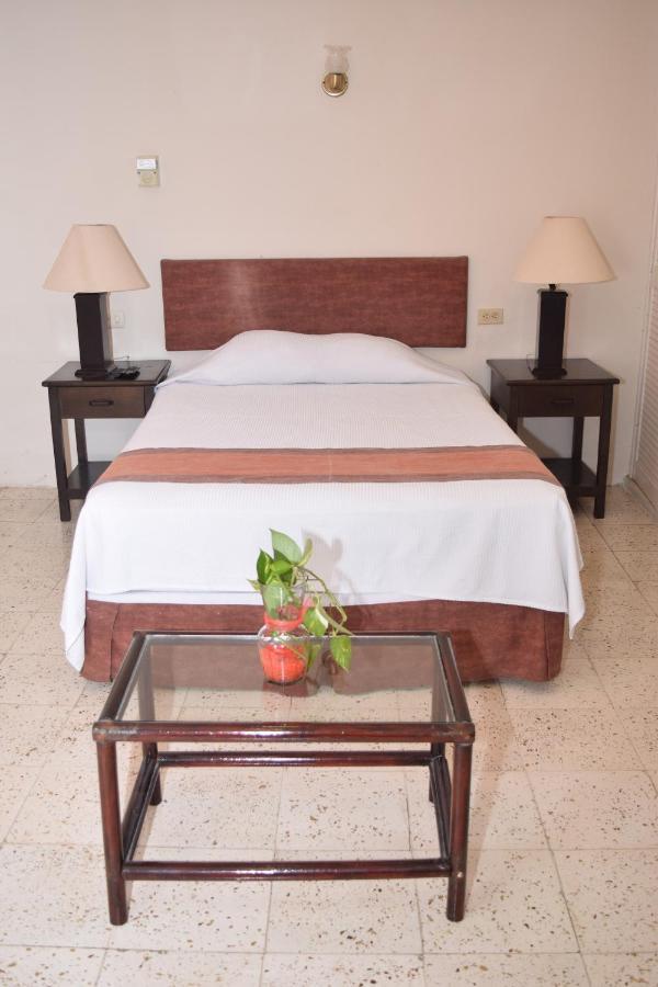 Hotel Suites Le Monde Cancún Esterno foto