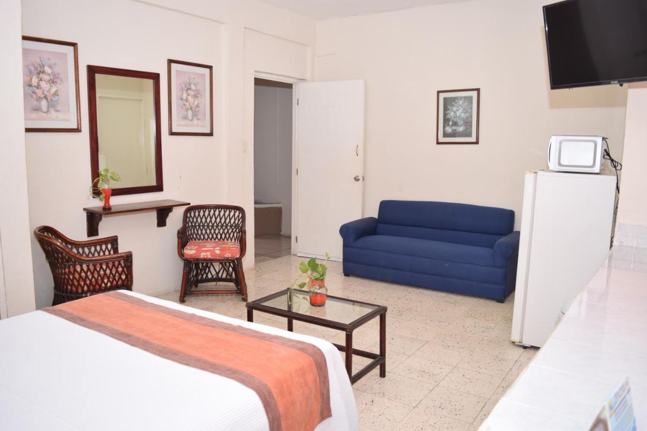 Hotel Suites Le Monde Cancún Esterno foto