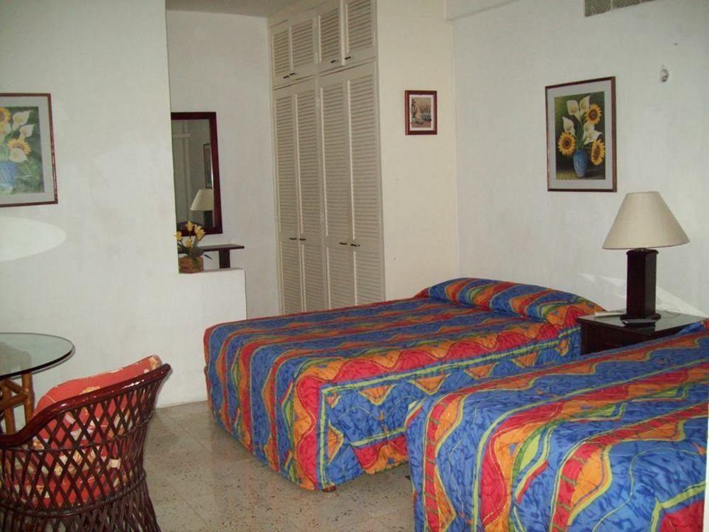 Hotel Suites Le Monde Cancún Esterno foto