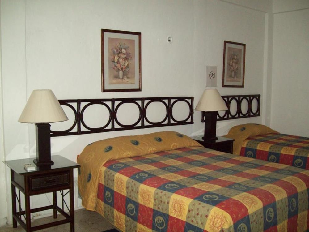 Hotel Suites Le Monde Cancún Esterno foto
