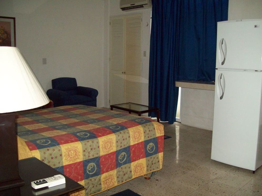 Hotel Suites Le Monde Cancún Esterno foto
