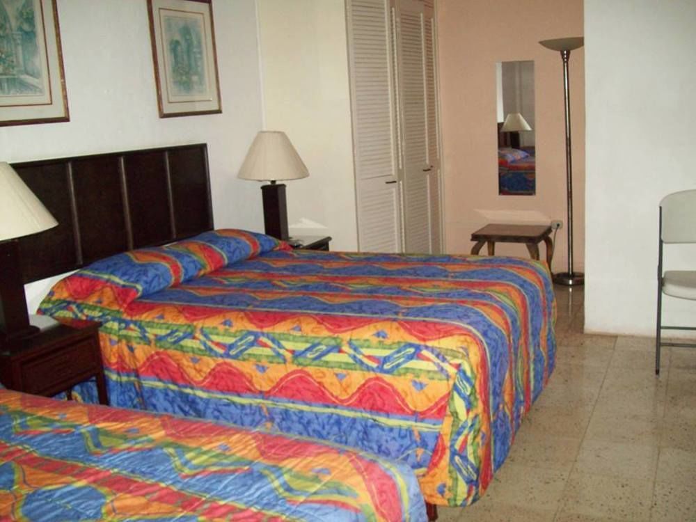 Hotel Suites Le Monde Cancún Esterno foto