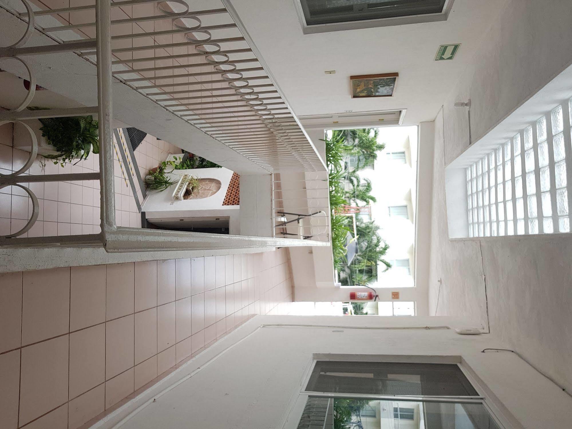 Hotel Suites Le Monde Cancún Esterno foto