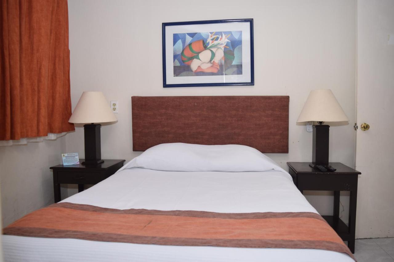 Hotel Suites Le Monde Cancún Esterno foto