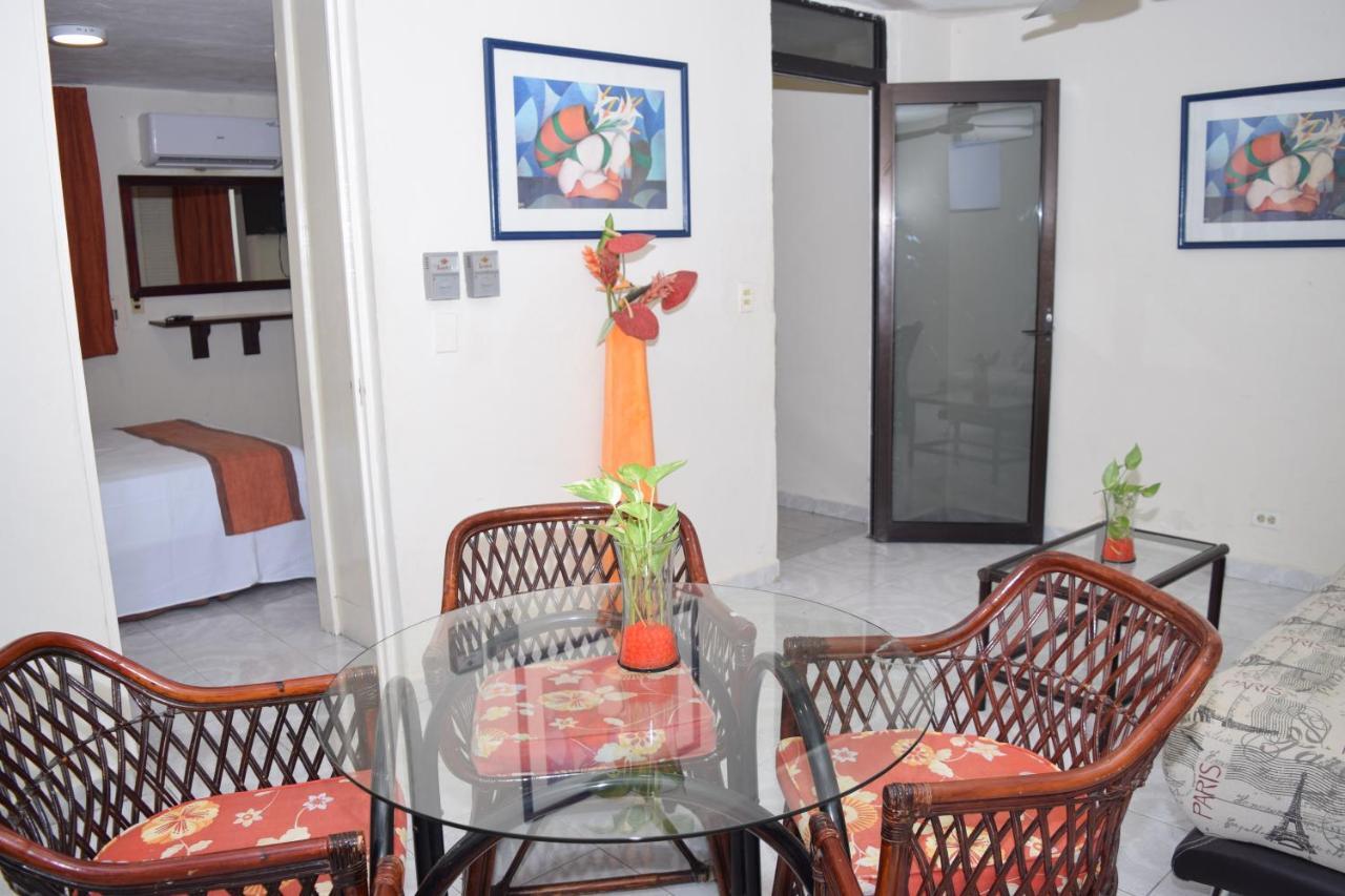 Hotel Suites Le Monde Cancún Esterno foto