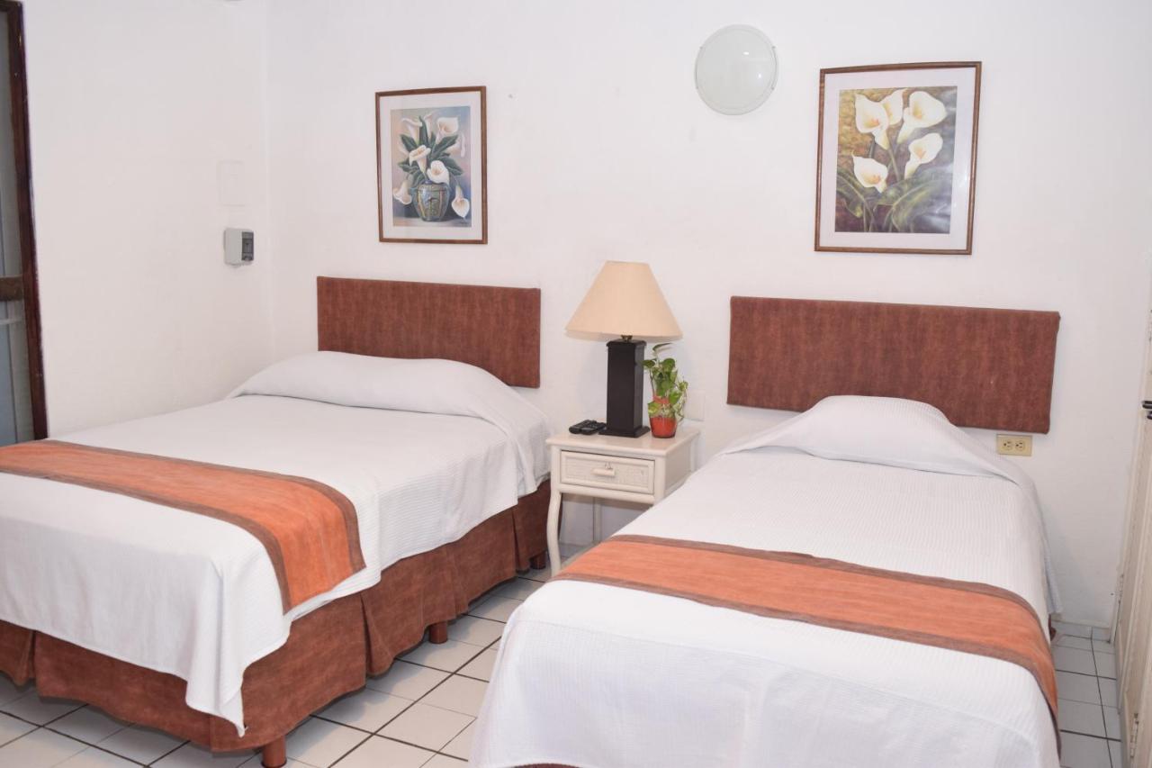 Hotel Suites Le Monde Cancún Esterno foto