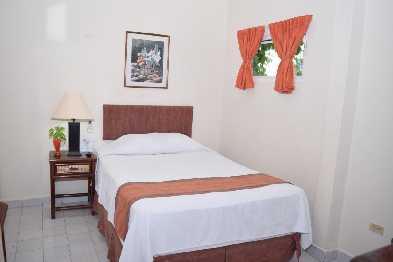 Hotel Suites Le Monde Cancún Esterno foto