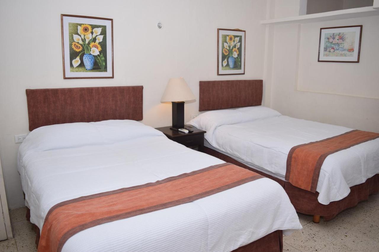 Hotel Suites Le Monde Cancún Esterno foto