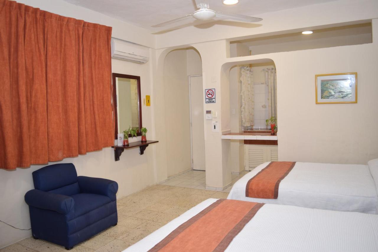 Hotel Suites Le Monde Cancún Esterno foto