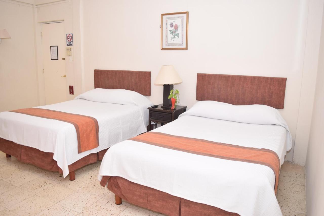 Hotel Suites Le Monde Cancún Esterno foto