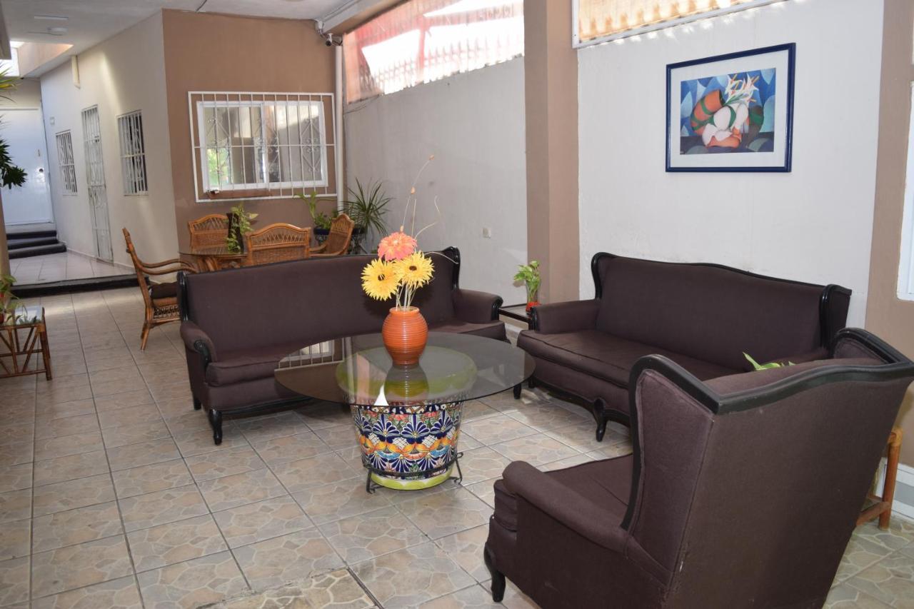 Hotel Suites Le Monde Cancún Esterno foto