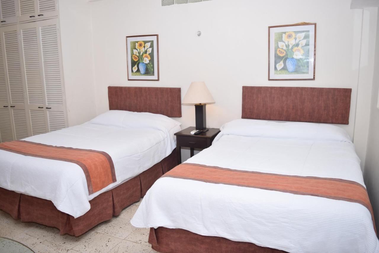 Hotel Suites Le Monde Cancún Esterno foto