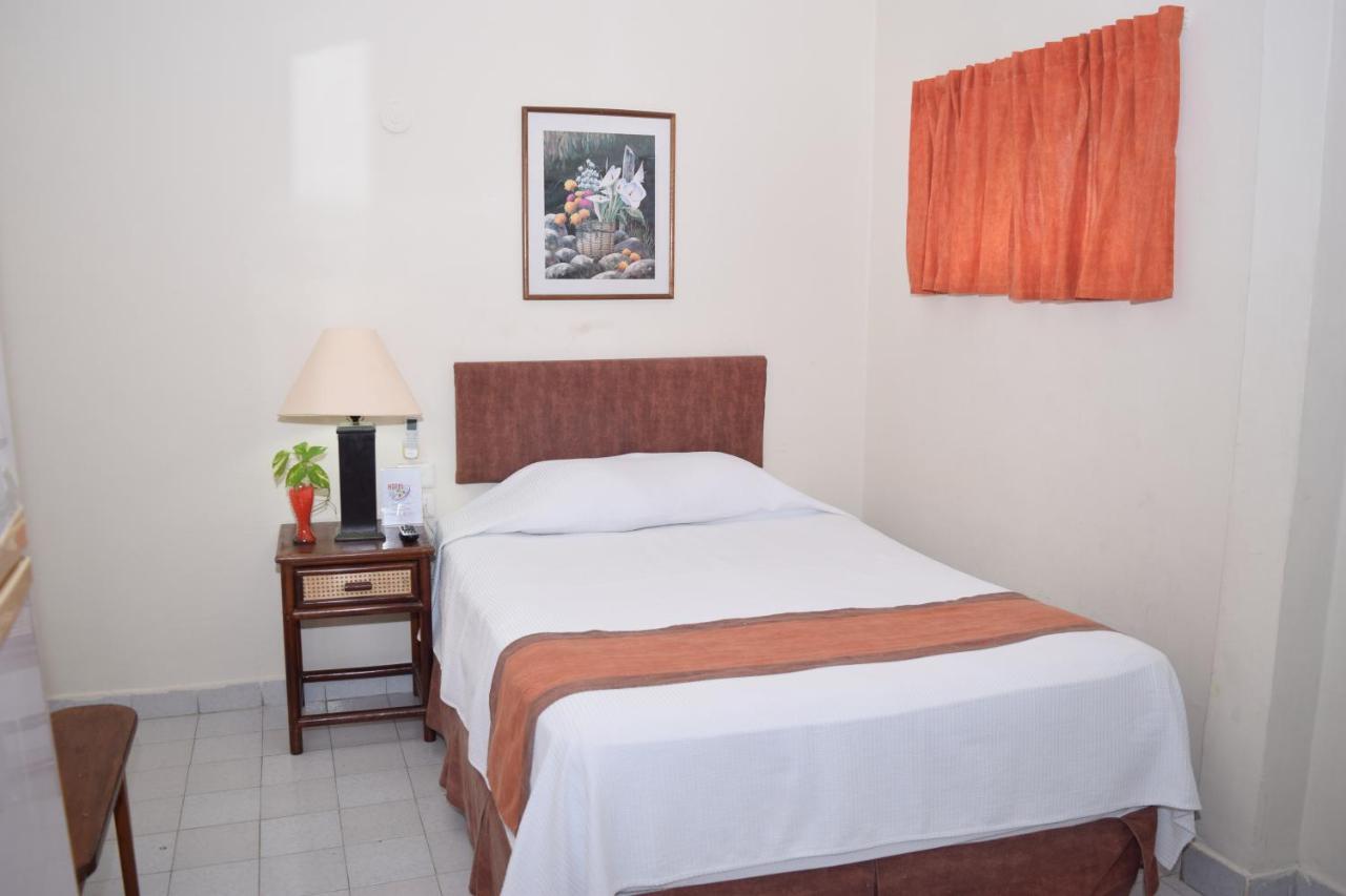 Hotel Suites Le Monde Cancún Esterno foto