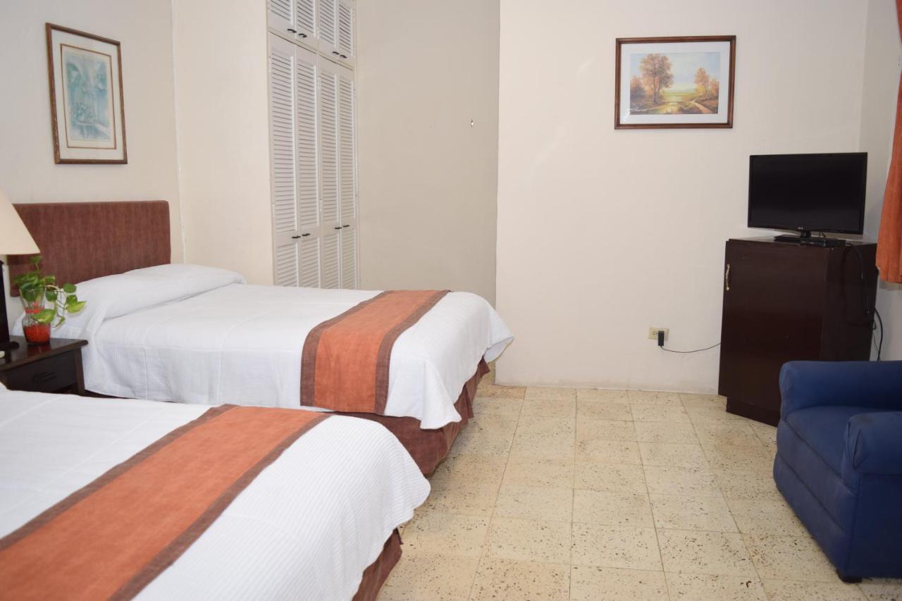 Hotel Suites Le Monde Cancún Esterno foto