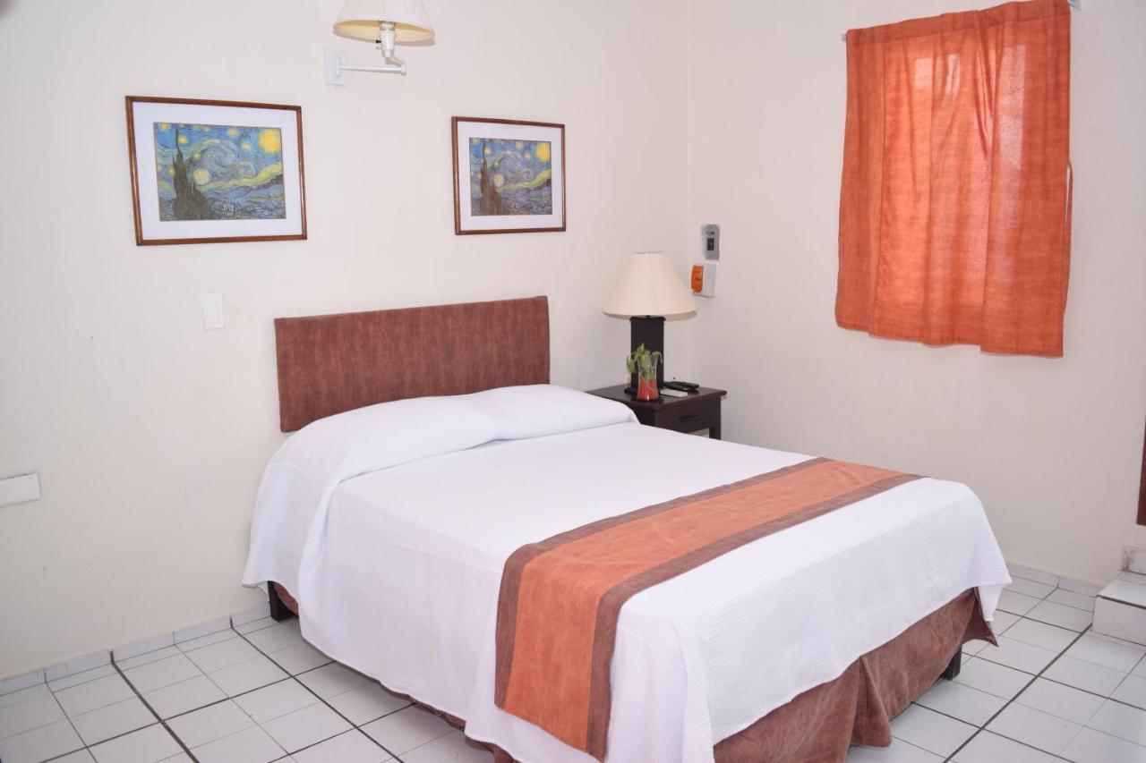 Hotel Suites Le Monde Cancún Esterno foto